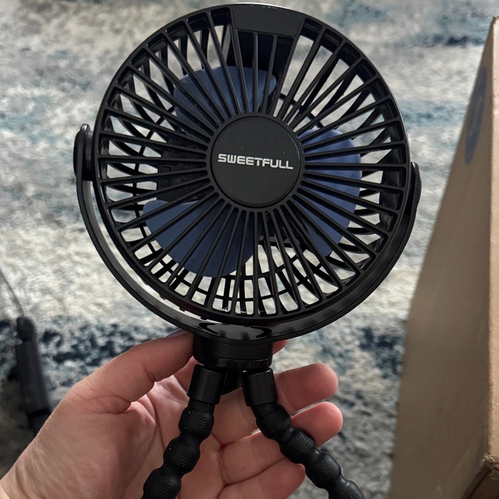 Black and Blue Portable Personal Fan with spider bendable legs